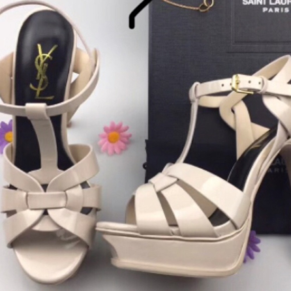 SOLD Patents Leather Platform Heals worn once